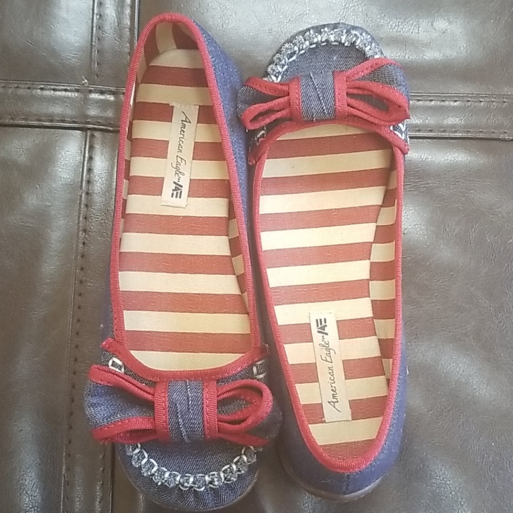 American Eagle Bow front Flats